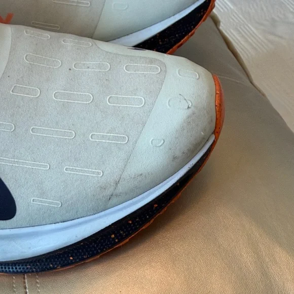 Nike Men’s White Sneakers with Neon Orange Laces - Picture 16 of 16